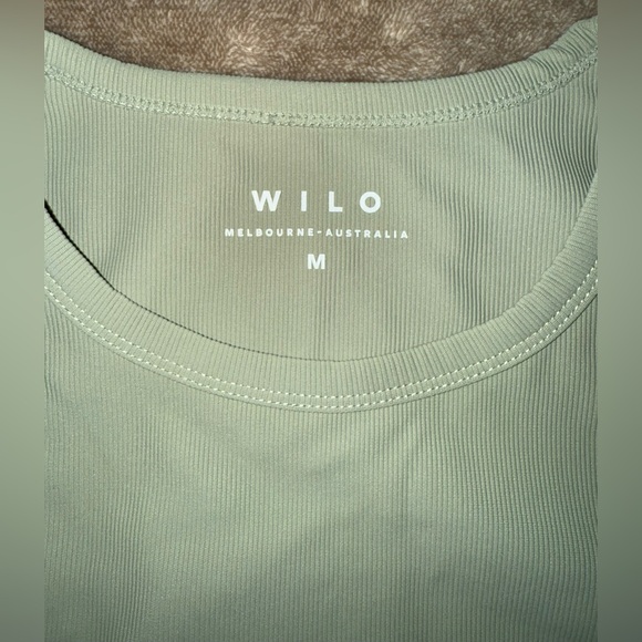 WILO THE LABEL High Neck Racer Back Sports Bra in Sage Green Size Medium - Picture 2 of 4